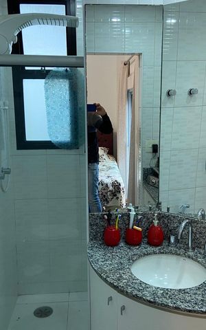 Apartamento à venda com 230m², 4 quartos e 4 vagas Apartamento à venda com 230m², 4 quartos e 4 vagasBanheiro