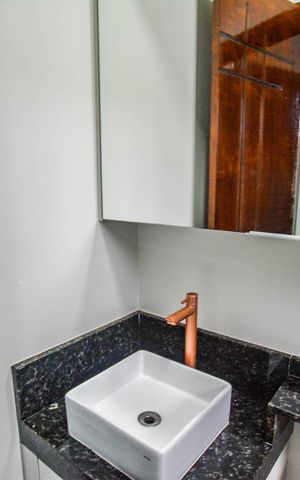 Casa à venda com 140m², 2 quartos e 2 vagas Casa à venda com 140m², 2 quartos e 2 vagasBanheiro da Suíte 2