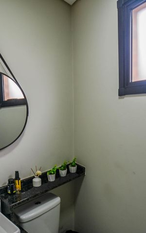 Casa à venda com 140m², 2 quartos e 2 vagas Casa à venda com 140m², 2 quartos e 2 vagasLavabo