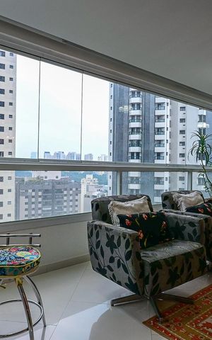 Apartamento para alugar com 211m², 3 quartos e 3 vagasVaranda