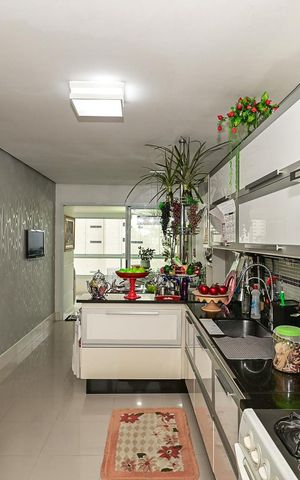 Apartamento para alugar com 211m², 3 quartos e 3 vagasCozinha