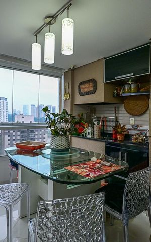 Apartamento para alugar com 211m², 3 quartos e 3 vagasVaranda