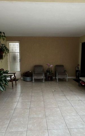 Casa para alugar com 175m², 6 quartos e 3 vagas Casa para alugar com 175m², 6 quartos e 3 vagasGaragem