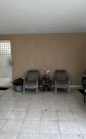 Casa para alugar com 175m², 6 quartos e 3 vagas Casa para alugar com 175m², 6 quartos e 3 vagasGaragem
