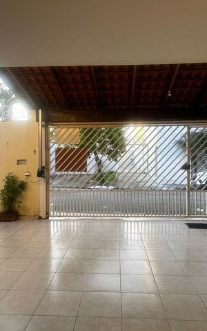 Casa para alugar com 175m², 6 quartos e 3 vagas Casa para alugar com 175m², 6 quartos e 3 vagasGaragem