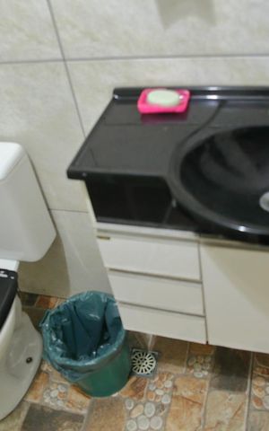Casa à venda com 220m², 3 quartos e 2 vagasBanheiro -Área de convivência 2º piso 