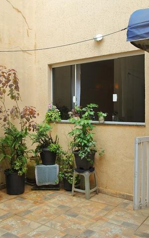 Casa à venda com 220m², 3 quartos e 2 vagasÁrea de Serviço/quintal 
