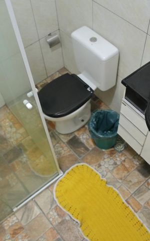 Casa à venda com 220m², 3 quartos e 2 vagasBanheiro -Área de convivência 2º piso 