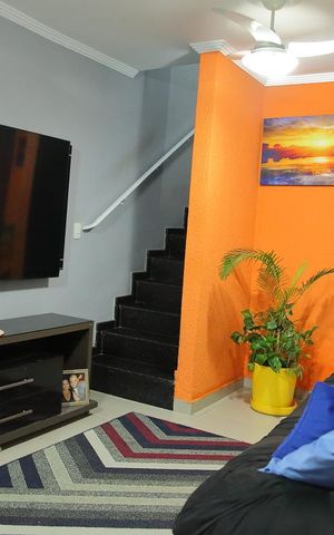 Casa à venda com 220m², 3 quartos e 2 vagasSala