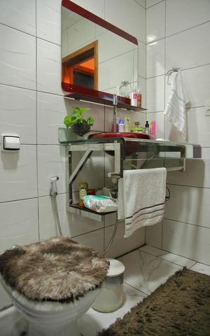 Casa à venda com 220m², 3 quartos e 2 vagasBanheiro Social ( sala/cozinha) 