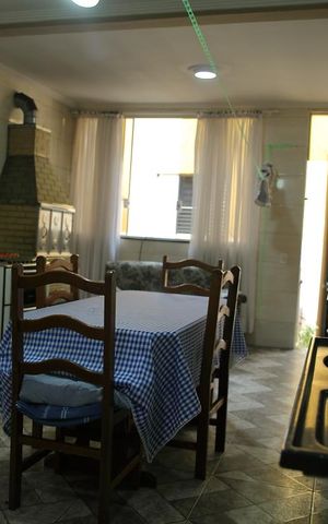 Casa à venda com 220m², 3 quartos e 2 vagasÁrea Convivência/Churrasqueira 