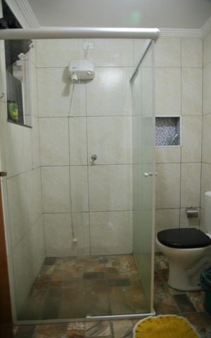Casa à venda com 220m², 3 quartos e 2 vagasBanheiro -Área de convivência 2º piso 