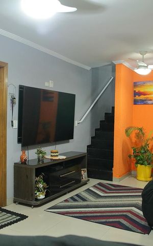 Casa à venda com 220m², 3 quartos e 2 vagasSala