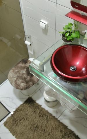 Casa à venda com 220m², 3 quartos e 2 vagasBanheiro Social ( sala/cozinha) 