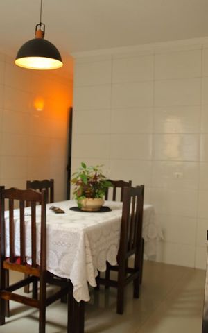 Casa à venda com 220m², 3 quartos e 2 vagasCozinha 