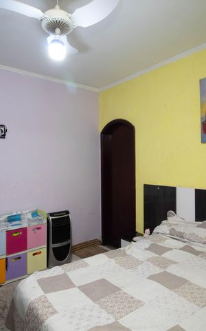 Casa à venda com 246m², 3 quartos e 3 vagas Casa à venda com 246m², 3 quartos e 3 vagasQuarto 1 - Suíte