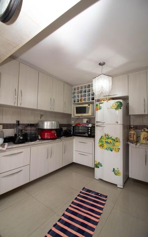 Casa à venda com 246m², 3 quartos e 3 vagas Casa à venda com 246m², 3 quartos e 3 vagasÁrea gourmet