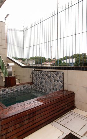 Casa à venda com 246m², 3 quartos e 3 vagas Casa à venda com 246m², 3 quartos e 3 vagasÁrea externa