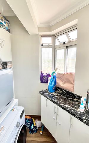 Apartamento à venda com 120m², 3 quartos e 2 vagas Apartamento à venda com 120m², 3 quartos e 2 vagasÁrea de Serviço