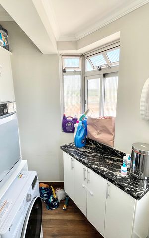 Apartamento à venda com 120m², 3 quartos e 2 vagas Apartamento à venda com 120m², 3 quartos e 2 vagasÁrea de Serviço