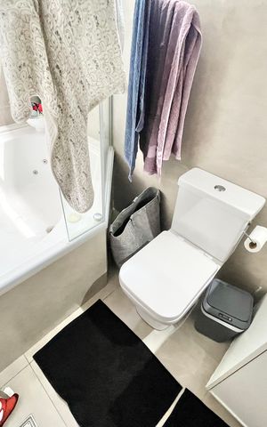 Apartamento à venda com 120m², 3 quartos e 2 vagas Apartamento à venda com 120m², 3 quartos e 2 vagasBanheiro 2