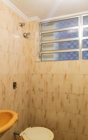 Casa para alugar com 240m², 3 quartos e 2 vagas Casa para alugar com 240m², 3 quartos e 2 vagasBanheiro do Quarto