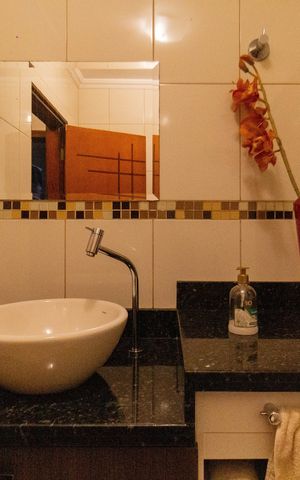 Casa para alugar com 240m², 3 quartos e 2 vagas Casa para alugar com 240m², 3 quartos e 2 vagasBanheiro
