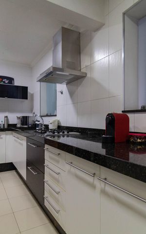 Casa para alugar com 240m², 3 quartos e 2 vagas Casa para alugar com 240m², 3 quartos e 2 vagasCozinha