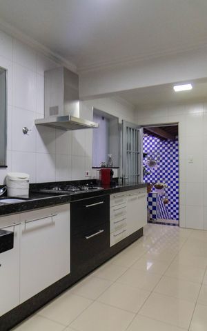 Casa para alugar com 240m², 3 quartos e 2 vagas Casa para alugar com 240m², 3 quartos e 2 vagasCozinha