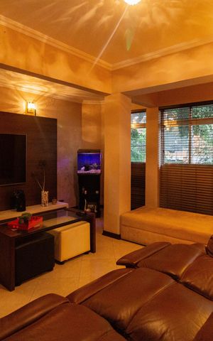 Casa para alugar com 240m², 3 quartos e 2 vagas Casa para alugar com 240m², 3 quartos e 2 vagasSala