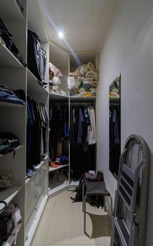 Casa para alugar com 240m², 3 quartos e 2 vagas Casa para alugar com 240m², 3 quartos e 2 vagasCloset da suíte