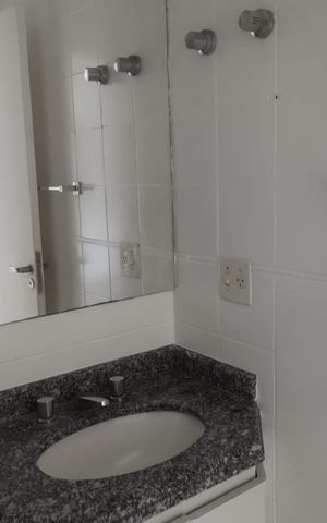 Apartamento à venda com 57m², 2 quartos e 2 vagas Apartamento à venda com 57m², 2 quartos e 2 vagasBanheiro