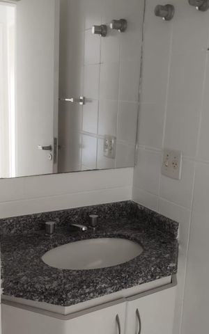 Apartamento à venda com 57m², 2 quartos e 2 vagas Apartamento à venda com 57m², 2 quartos e 2 vagasBanheiro
