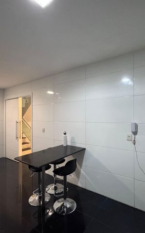 Casa de condomínio para alugar com 280m², 4 quartos e 2 vagas Casa de condomínio para alugar com 280m², 4 quartos e 2 vagasCozinha