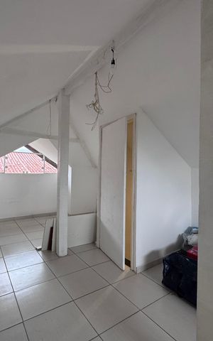 Casa de condomínio para alugar com 280m², 4 quartos e 2 vagas Casa de condomínio para alugar com 280m², 4 quartos e 2 vagasSótão