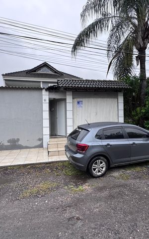 Casa de condomínio para alugar com 280m², 4 quartos e 2 vagas Casa de condomínio para alugar com 280m², 4 quartos e 2 vagasFachada