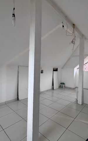 Casa de condomínio para alugar com 280m², 4 quartos e 2 vagas Casa de condomínio para alugar com 280m², 4 quartos e 2 vagasSótão