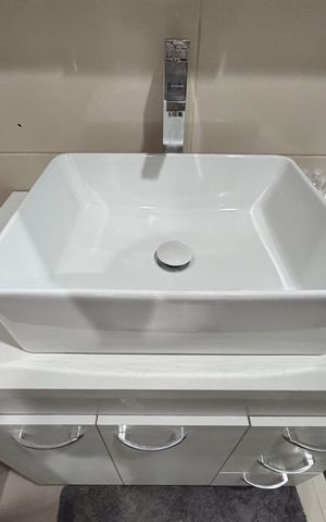 Casa de condomínio para alugar com 280m², 4 quartos e 2 vagas Casa de condomínio para alugar com 280m², 4 quartos e 2 vagasBanheiro Social