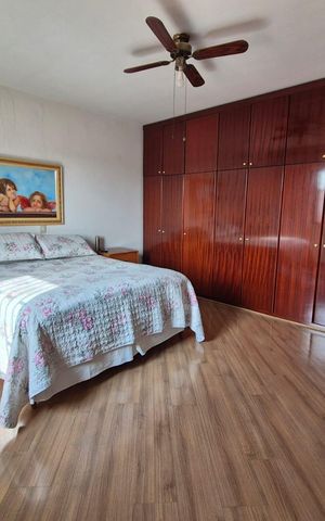 Casa à venda com 180m², 4 quartos e 2 vagas Casa à venda com 180m², 4 quartos e 2 vagasQuarto