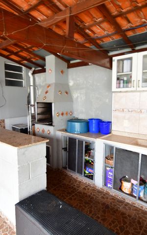 Casa à venda com 286m², 3 quartos e 4 vagasVaranda gourmet
