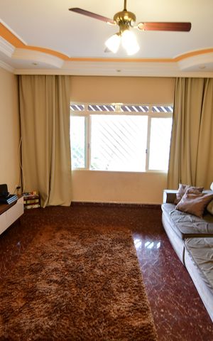 Casa à venda com 286m², 3 quartos e 4 vagasSala