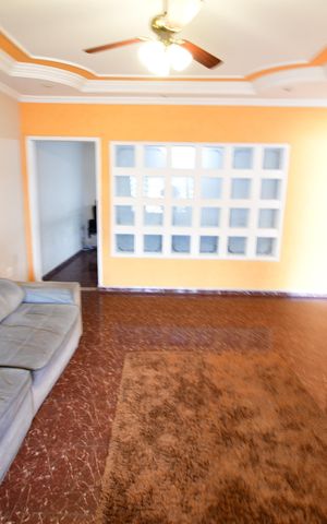 Casa à venda com 286m², 3 quartos e 4 vagasSala