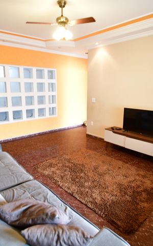 Casa à venda com 286m², 3 quartos e 4 vagasSala