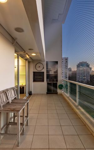 Apartamento à venda com 129m², 2 quartos e 3 vagasVaranda