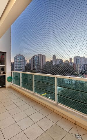 Apartamento à venda com 129m², 2 quartos e 3 vagasVaranda