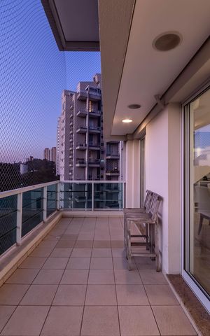 Apartamento à venda com 129m², 2 quartos e 3 vagasVaranda