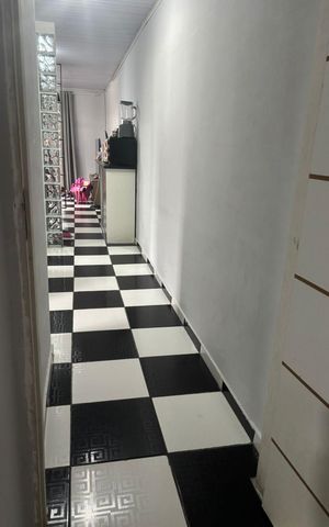 Casa à venda com 109m², 2 quartos e 1 vaga Casa à venda com 109m², 2 quartos e 1 vagaCorredor