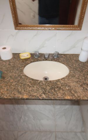 Casa à venda com 181m², 3 quartos e 2 vagasBanheiro 3