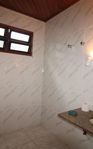 Casa à venda com 181m², 3 quartos e 2 vagasBanheiro 3