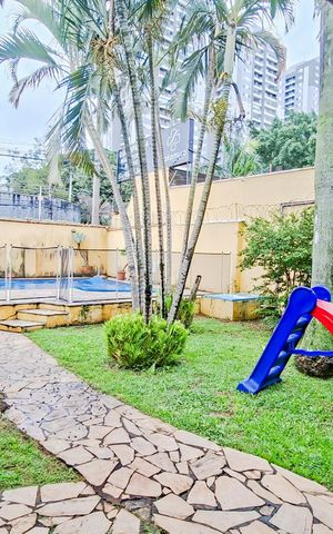Casa à venda com 470m², 4 quartos e 4 vagasQuintal